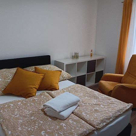 Ninas Gaestezimmer Hinterweiler Εξωτερικό φωτογραφία